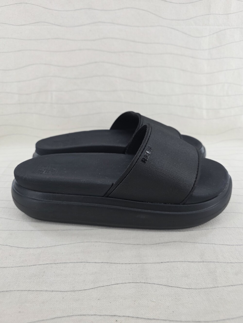 REEF Womens Cushion Bondi Bay Tripple Black Slip On Slides Sandals Shoes Size 9